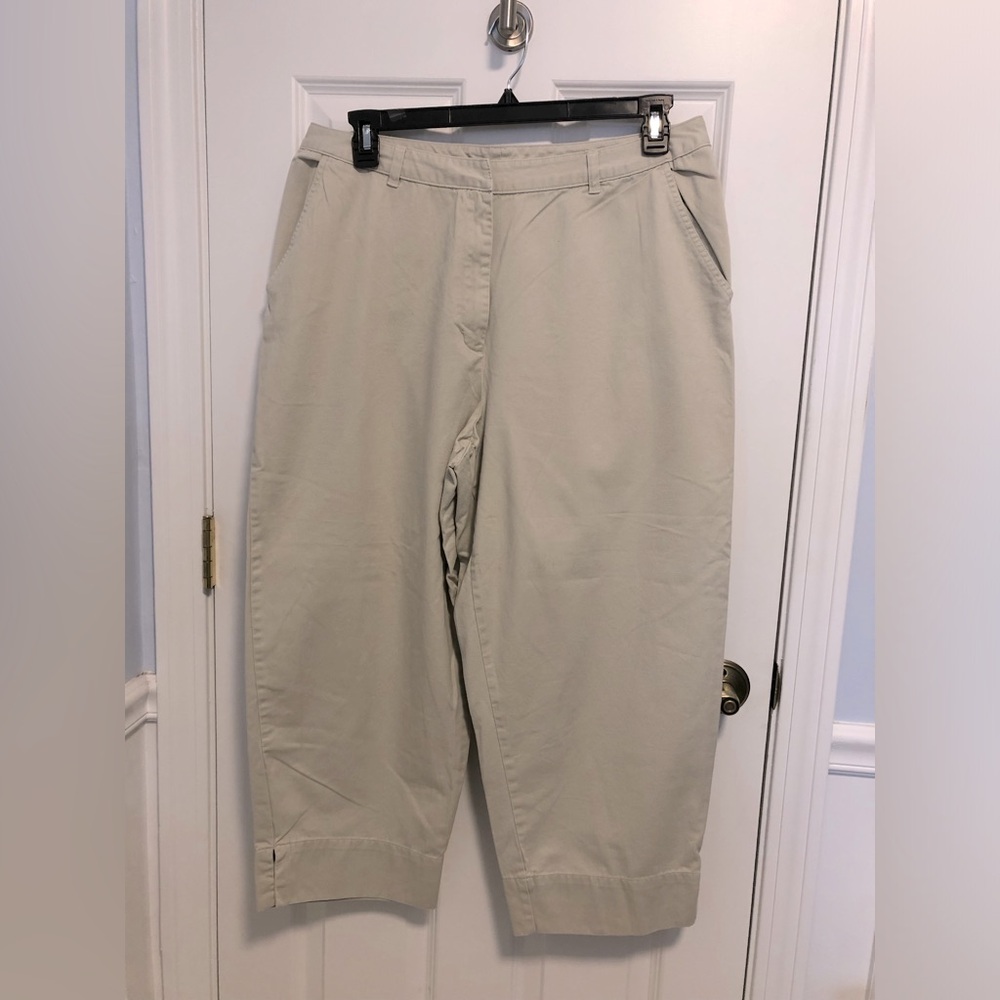 Style &co Woman 16W Capris. Tan. Zippered and hook closure.4 pockets. Belt loops
